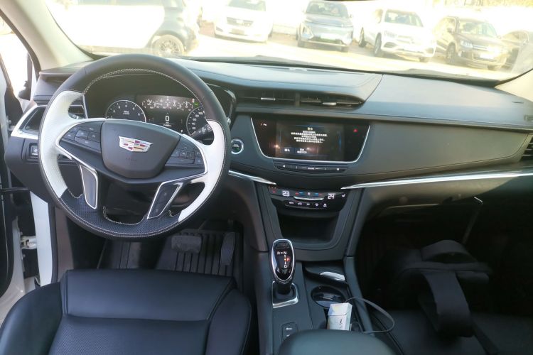凯迪拉克XT5 2018款 28T 四驱豪华型中控内饰12