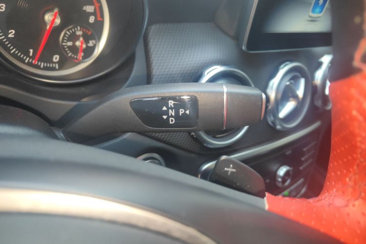 奔驰GLA 2018款 GLA 200 时尚型中控内饰18