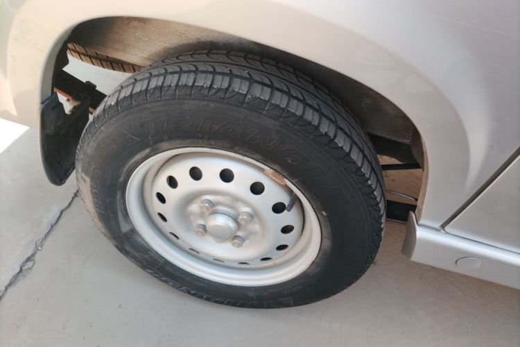 五菱汽车 五菱之光 2020款 1.2L 厢式运输车实用型 国VI 2座 LSI车身外观6008