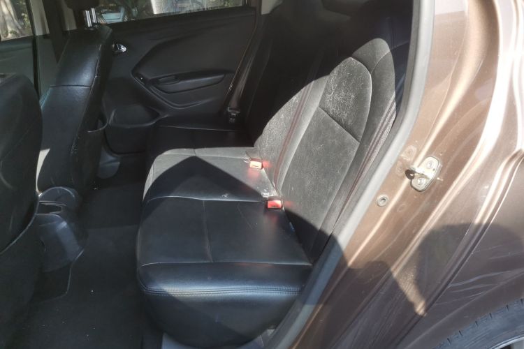 标致301 2014款 1.6L 自动舒适版中控内饰21