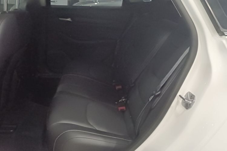 福特 福睿斯 2021款 1.5L 自动钻石版中控内饰21