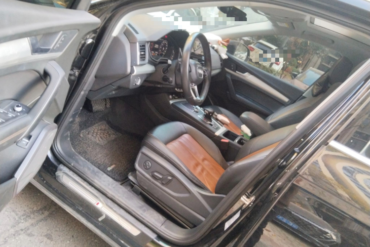 奥迪Q5L 2020款 40 TFSI 荣享时尚型中控内饰7003