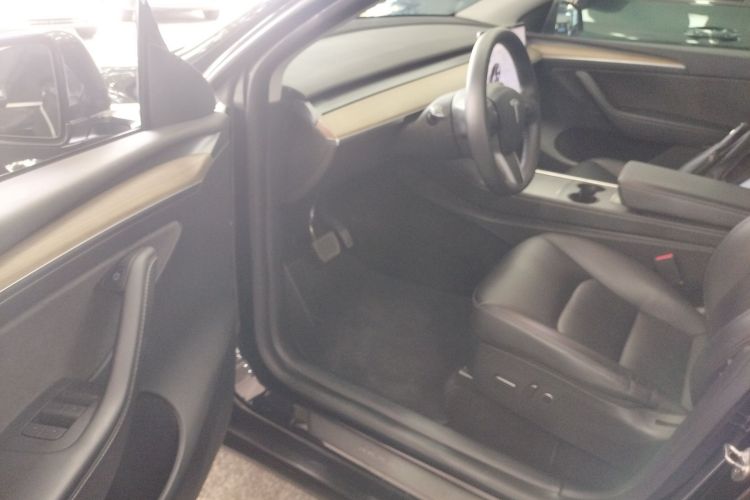 特斯拉 Model Y 2021款 标准续航后驱版中控内饰7003