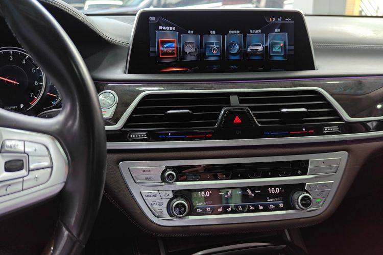 宝马7系 2017款 730Li 豪华型局部细节16