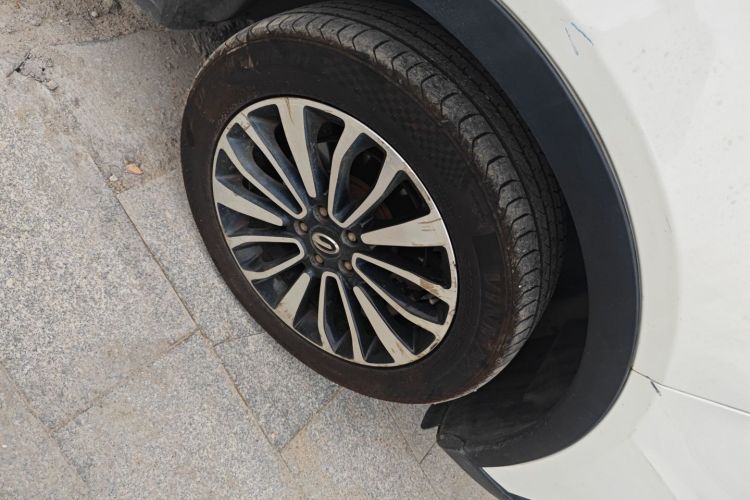 广汽传祺 传祺GS5 Super 2015款 2.0L 自动两驱豪华导航版车身外观6007