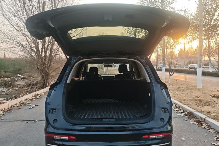 蓝电E5 2023款 1.5L DE-i 100KM畅享型 5座机舱底盘23