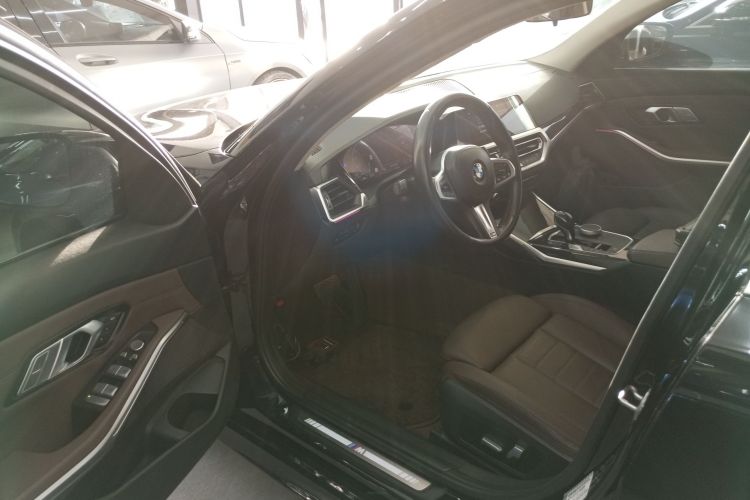 宝马3系 2021款 改款 325Li xDrive M运动套装中控内饰20