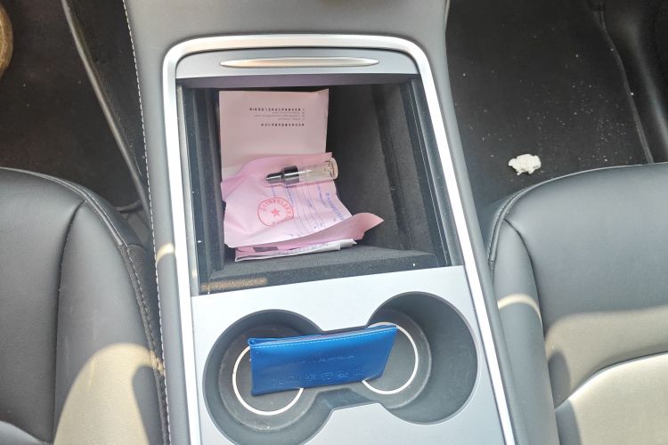 特斯拉 Model Y 2024款 后轮驱动版中控内饰18