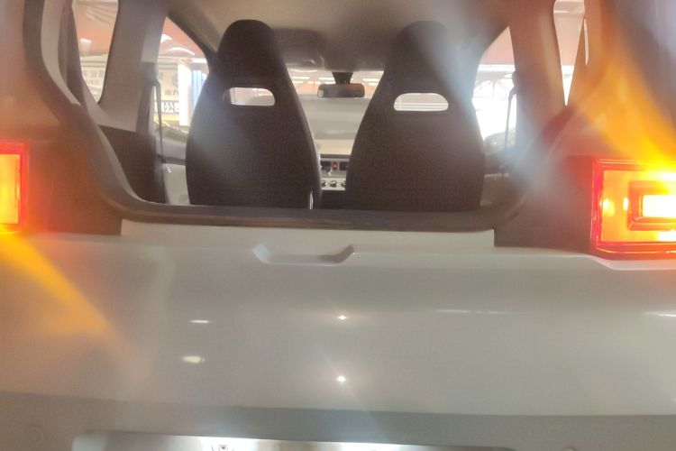 五菱汽车 宏光MINIEV 2020款 自在款 磷酸铁锂机舱底盘23