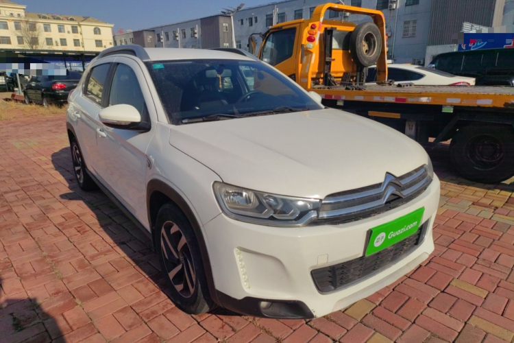 雪铁龙C3-XR 2015款 1.6L 自动先锋型车身外观3