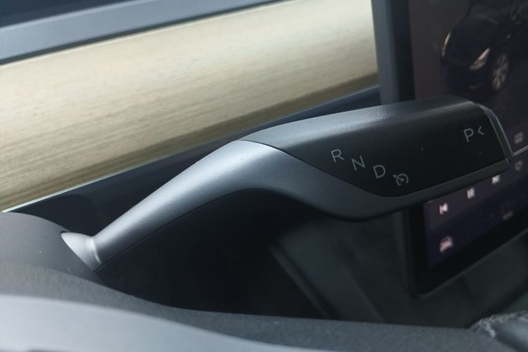 特斯拉 Model Y 2022款 改款 后轮驱动版中控内饰18