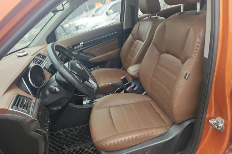 北汽威旺S50 2016款 1.5T CVT欢动尊贵型中控内饰19