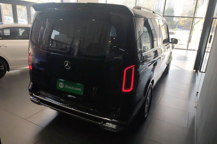 奔驰 威霆 2021款 2.0T 商务版 7座车身外观7