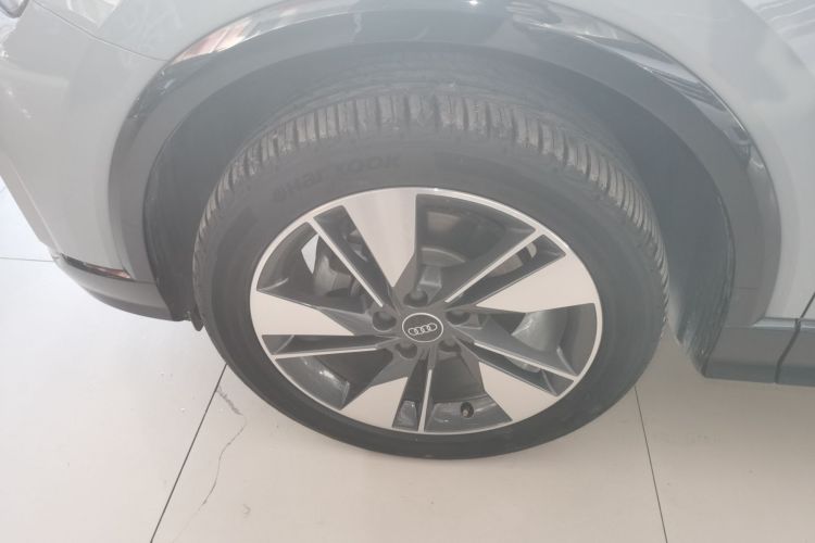 奥迪Q2L 2024款 35TFSI 时尚致雅型车身外观6007