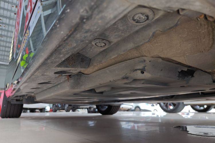 丰田 亚洲龙 2019款 双擎 2.5L XLE尊贵版 国VI局部细节9001