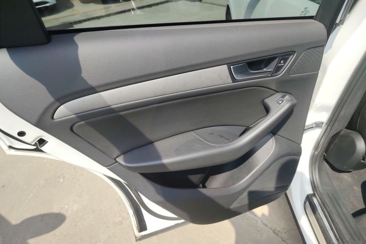 奥迪Q5 2016款 40 TFSI 进取型中控内饰7008