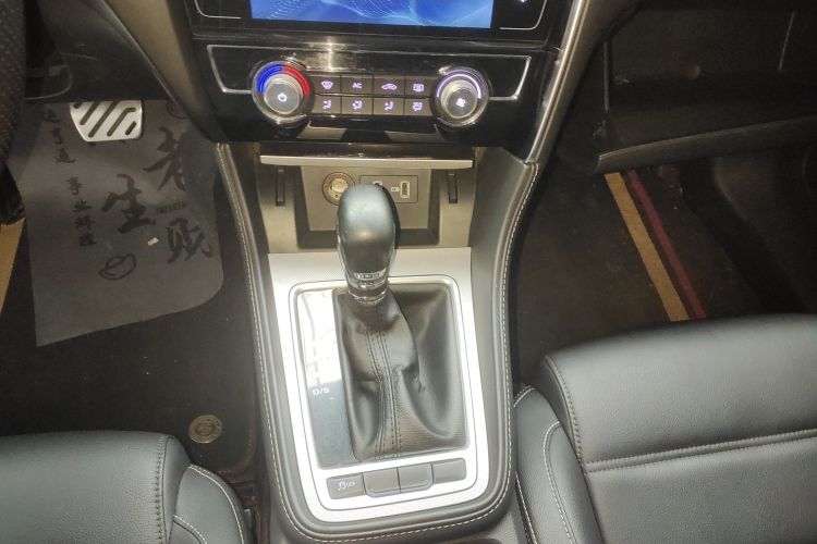 名爵 MG6 2019款 20T 自动运动版中控内饰18