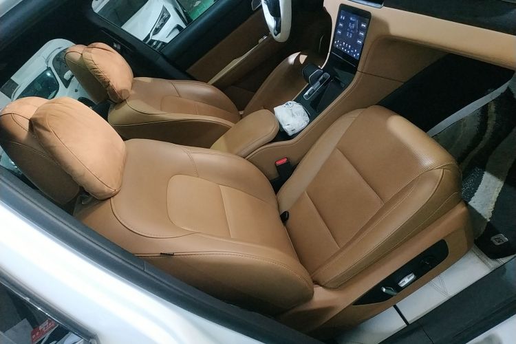 理想汽车 理想ONE 2021款 增程6座版局部细节41