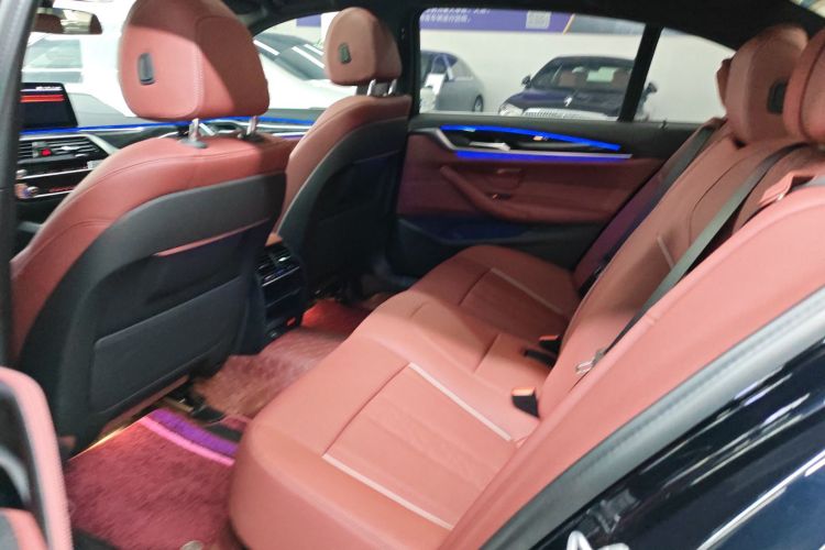 宝马5系 2022款 改款二 525Li M运动套装中控内饰7004