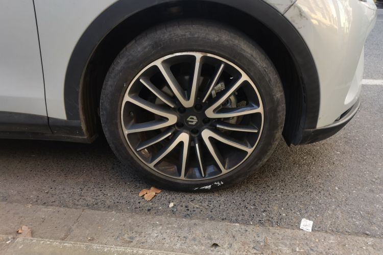 零跑汽车 零跑C11 2023款 增程 180舒享版车身外观10