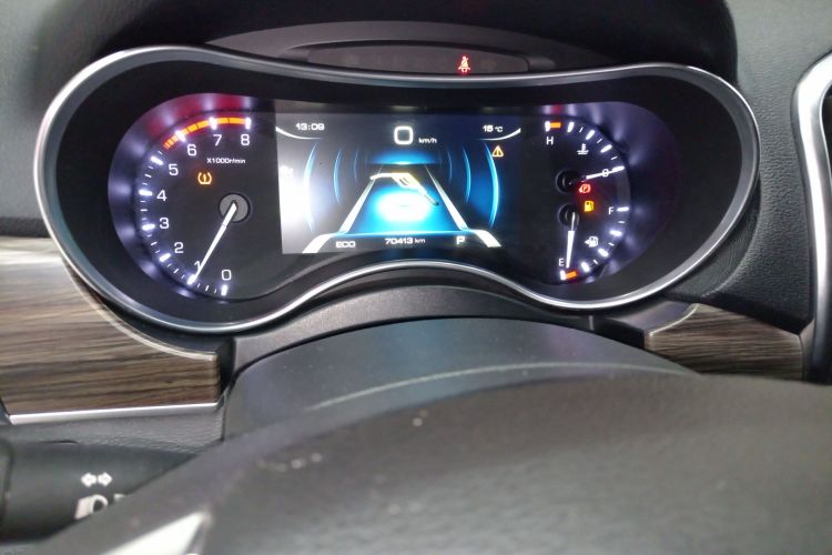 哈弗H9 2017款 2.0T 汽油四驱尊享型 5座局部细节14