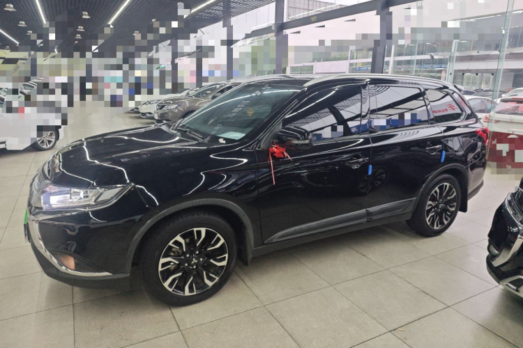 三菱 欧蓝德 2020款 2.0L 两驱畅享版 5座车身外观6003