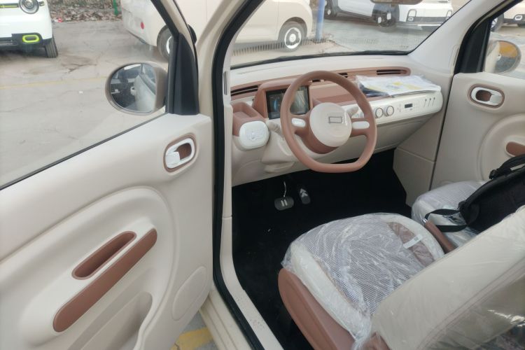 奔腾小马 2026款 222km 萌趣马 Plus中控内饰7003