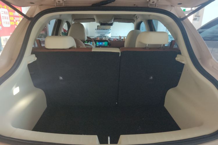 欧拉好猫 2023款 401km标准续航 豪华型 磷酸铁锂机舱底盘23