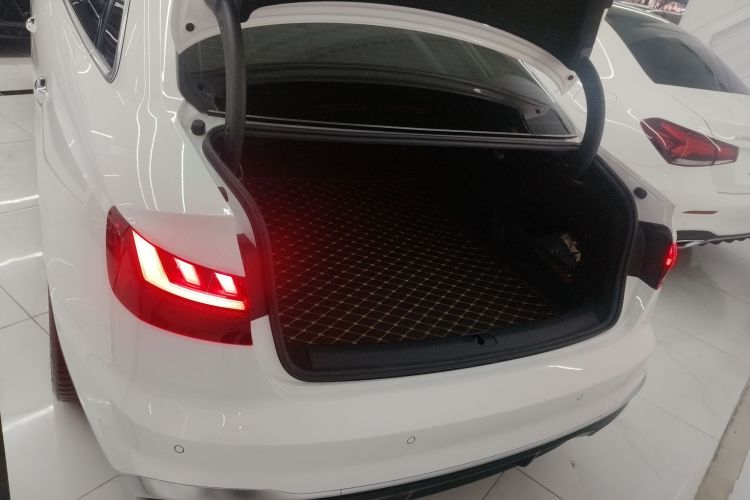 奥迪A4L 2020款 40 TFSI 豪华动感型局部细节23