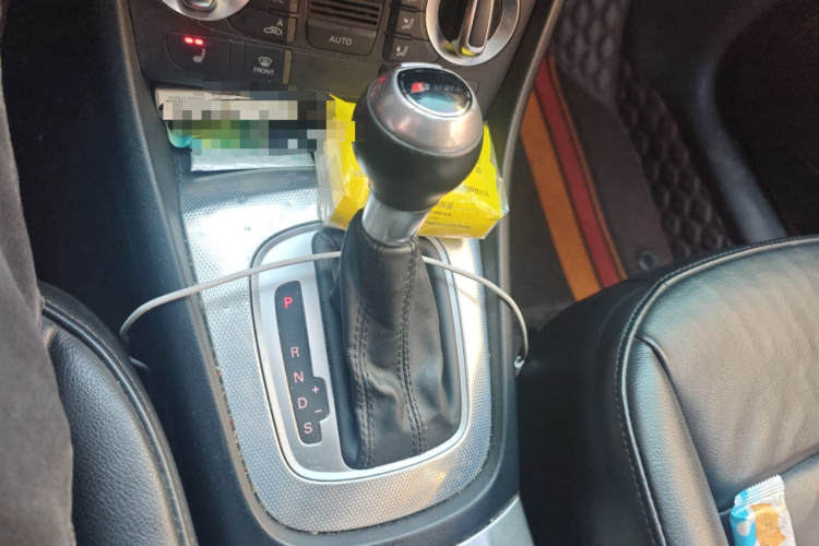 奥迪Q3 2015款 35 TFSI 舒适型中控内饰18