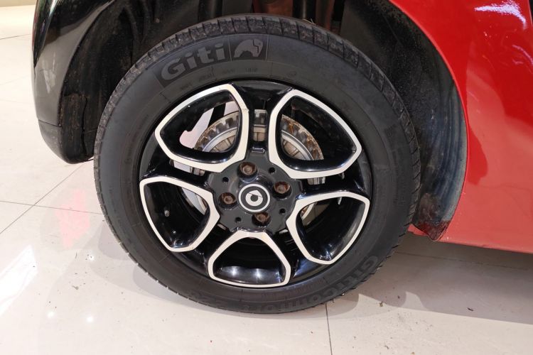 smart forfour 2016款 1.0L 52千瓦激情版车身外观6008