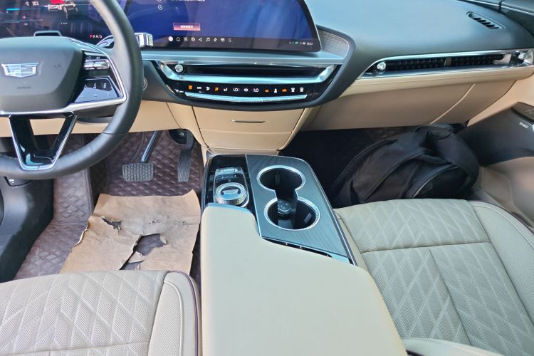 凯迪拉克 IQ锐歌 2022款 后驱长续航尊贵版局部细节18