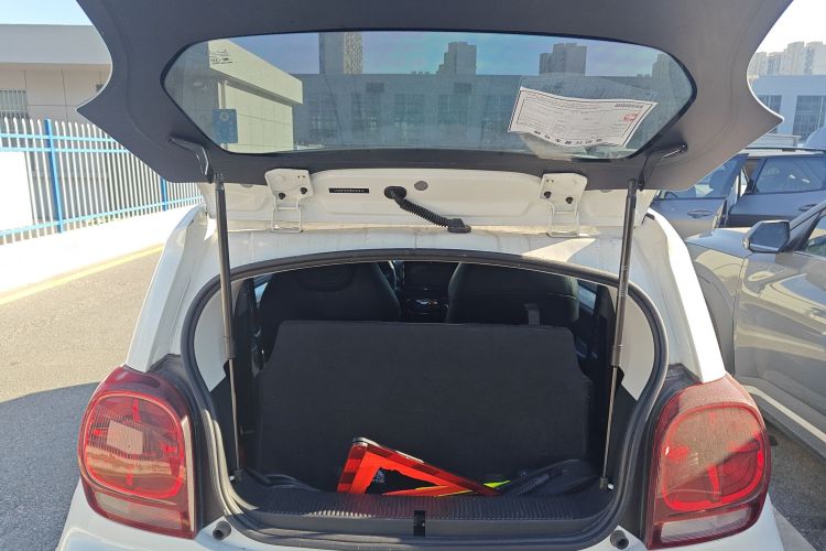 荣威 科莱威CLEVER 2022款 311km元气啵啵版机舱底盘23