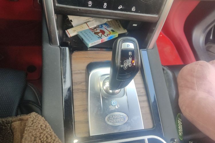 路虎 发现运动版 2020款 249PS R-Dynamic 性能版中控内饰18