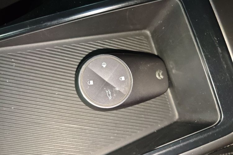 蔚来ES8 2020款 415KM 六座版中控内饰11