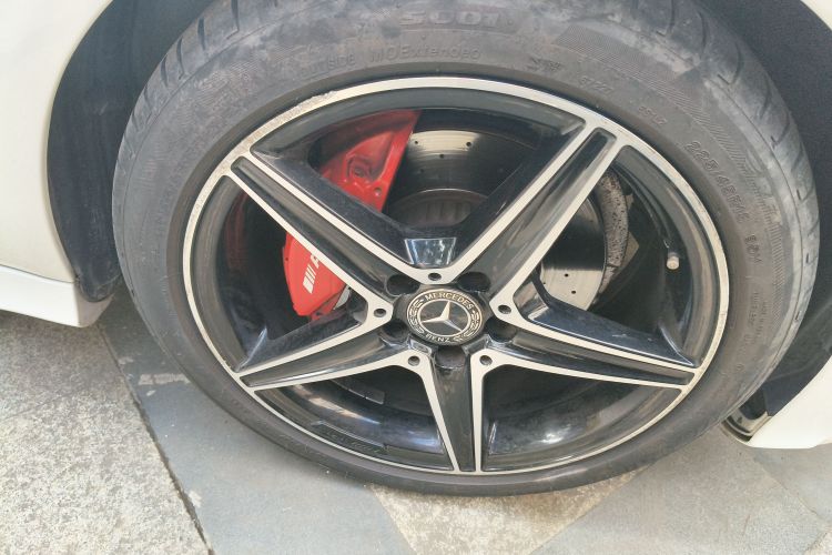 奔驰C级(进口) 2017款 改款 C 200 轿跑版车身外观10