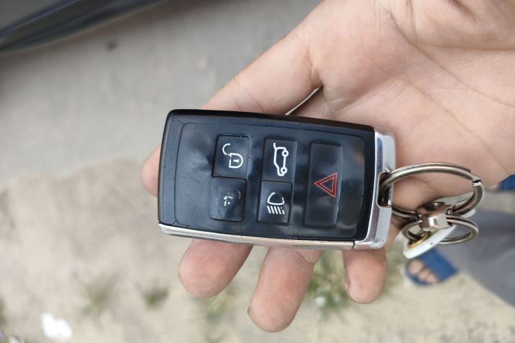 路虎 揽胜运动版 2020款 3.0 L6 HSE DYNAMIC中控内饰7001