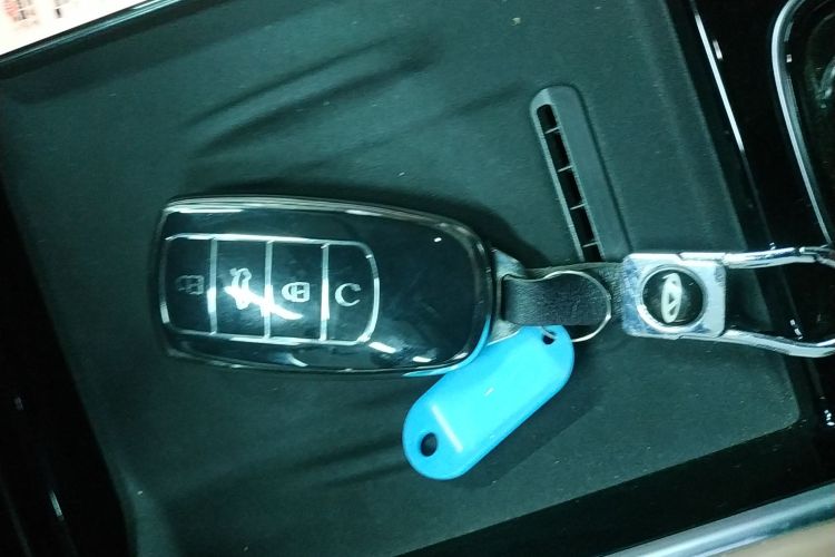 奇瑞 瑞虎8 L 2024款 2.0T 两驱豪华版 5座中控内饰7001