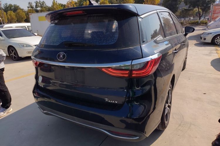 比亚迪 宋MAX 2017款 1.5T 手动智联豪华型 7座车身外观7