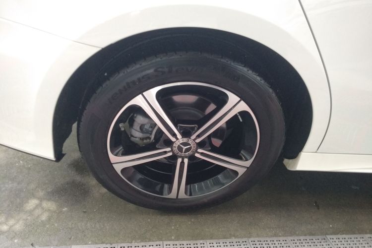 奔驰A级 2024款 改款 A 200 L 时尚型车身外观6002