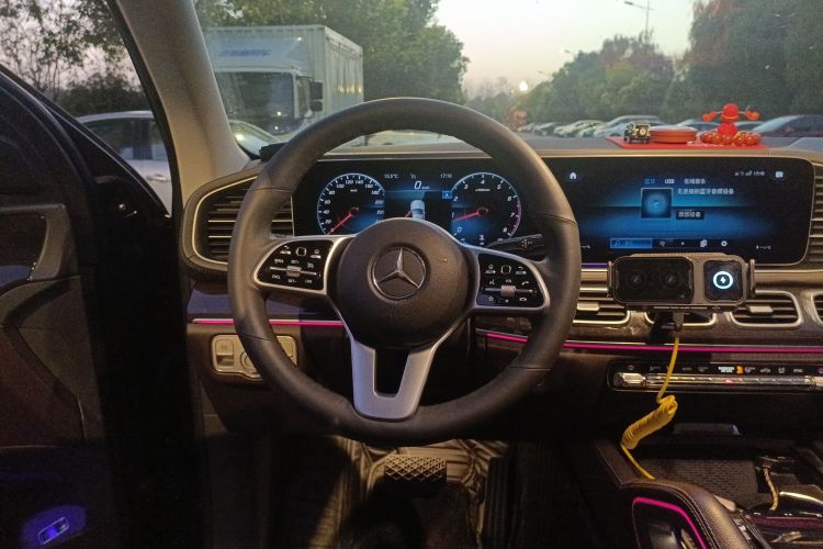 奔驰GLE 2020款 改款 GLE 350 4MATIC 时尚型特别版中控内饰13