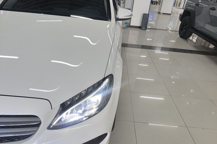 奔驰C级 2018款 C 200 L 运动版局部细节36