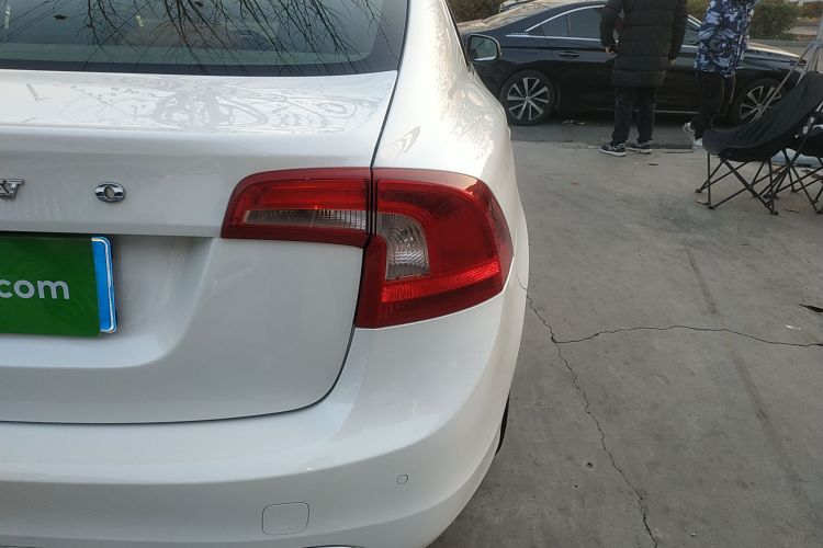 沃尔沃S60 2014款 S60L 2.0T 智远版车身外观9