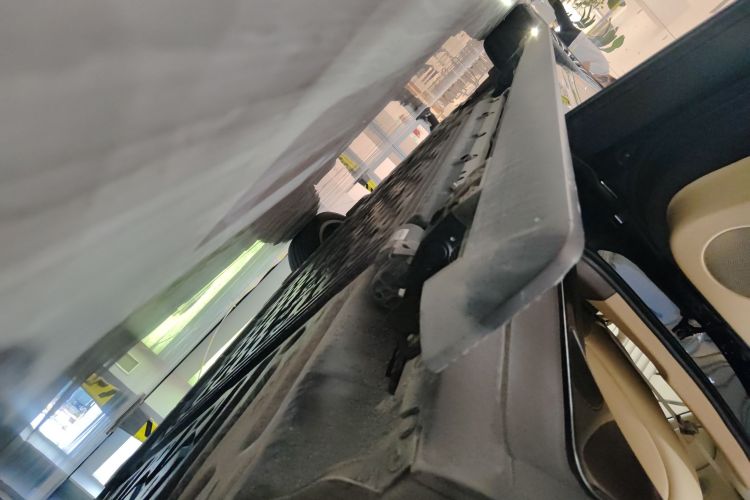 鸿蒙智行 问界M9 2024款 增程 Max版 42kWh 5座版机舱底盘30