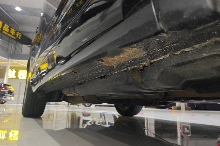 丰田 汉兰达 2015款 2.0T 四驱豪华版 7座局部细节9001