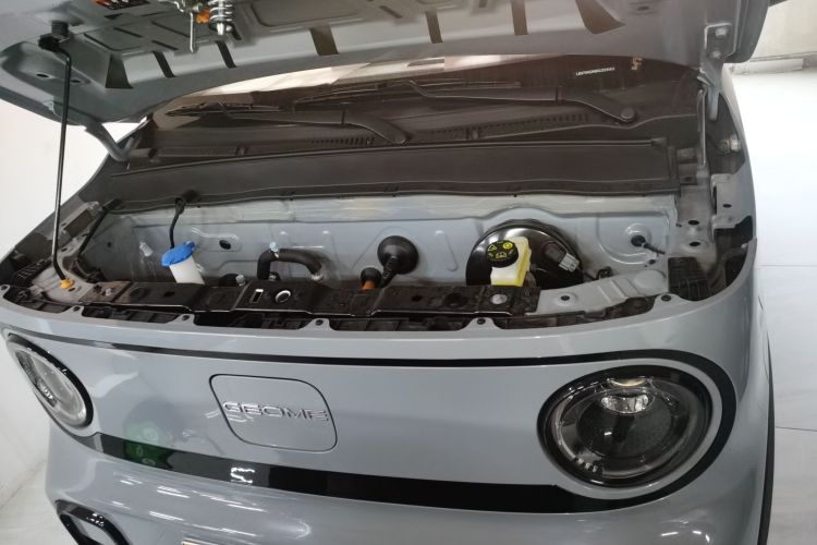 吉利银河 2025款 210km 熊猫卡丁机舱底盘24