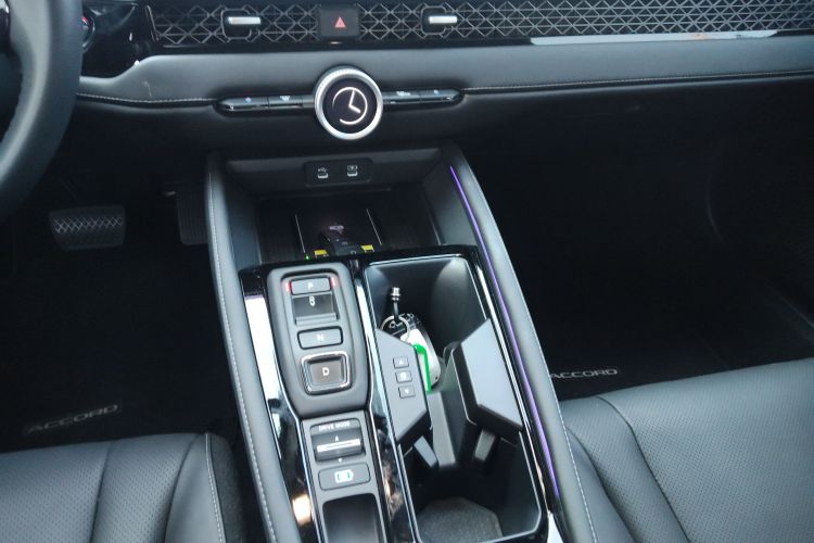 本田 雅阁新能源 2023款 2.0L e:PHEV 尊贵版局部细节18