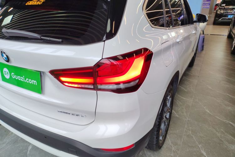 宝马X1 2022款 sDrive25Li 领先型车身外观6006