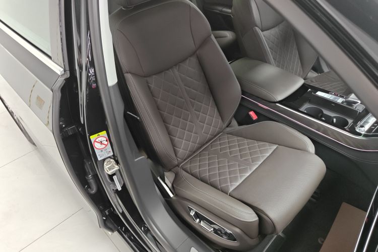 奥迪A8 2024款 A8L 50 TFSI quattro 臻选型局部细节41