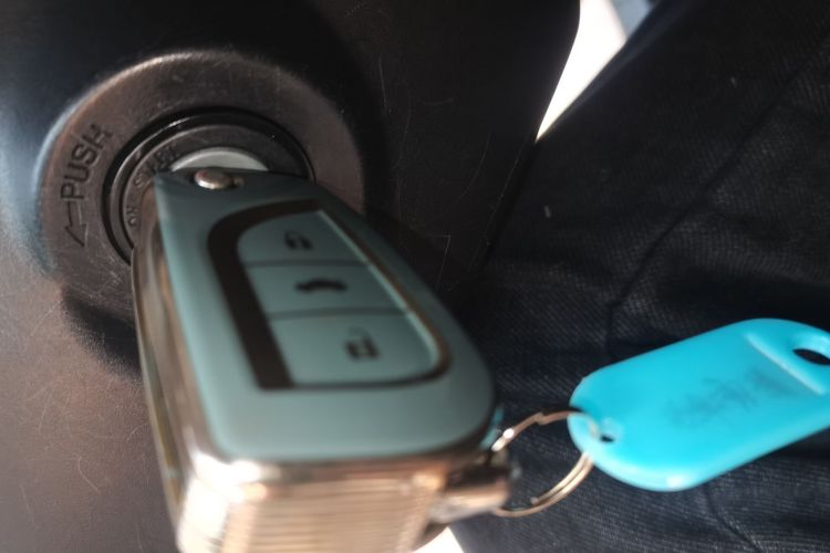 丰田 雷凌 2016款 1.6G CVT精英版中控内饰7001